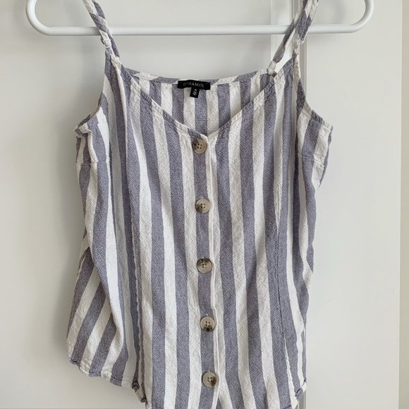 $10 for 2 SLEEVELESS TOP (Size M） - Picture 1 of 6